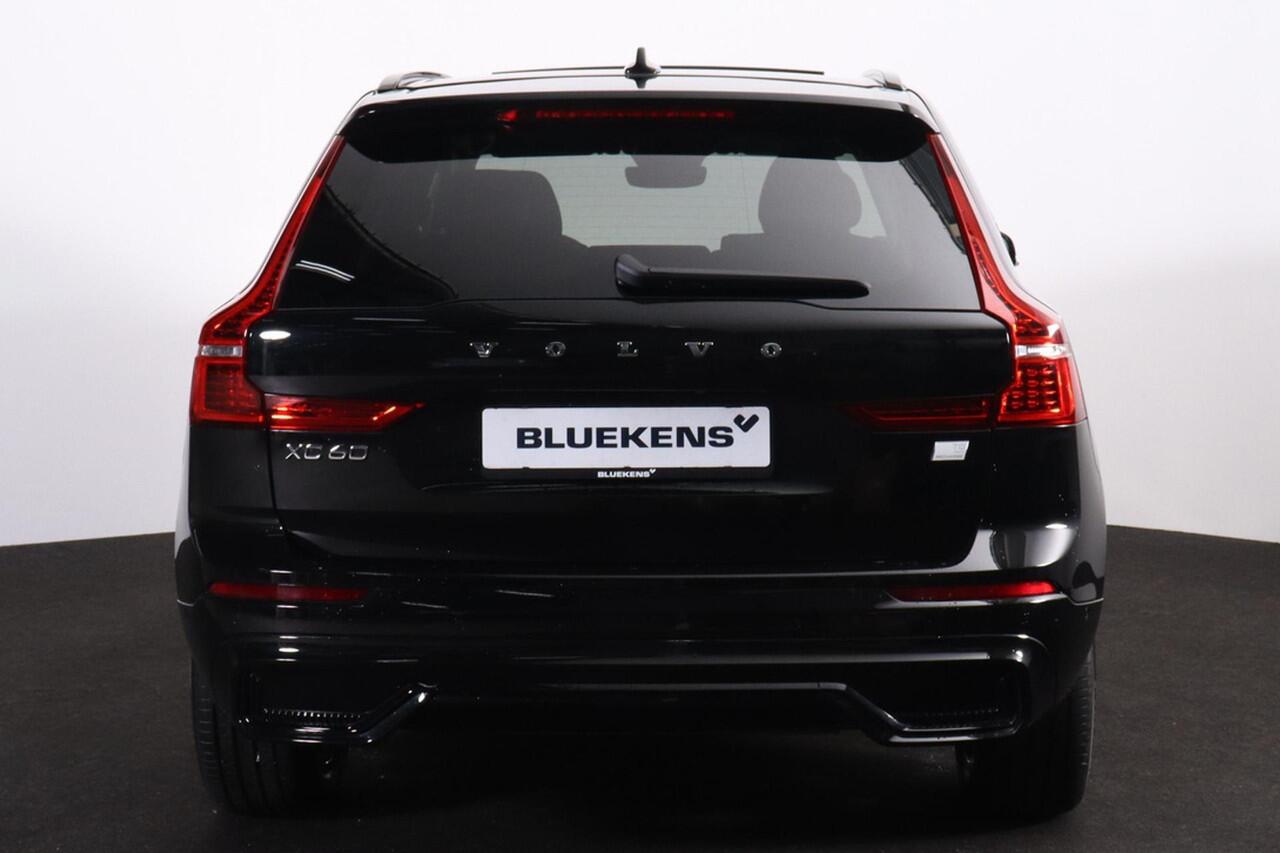 Volvo XC60 T8 Recharge AWD Ultimate Dark Volvo XC60 T8 Plug-in hybrid AWD Ultimate Dark - LONG RANGE - Panorama/schuifdak - IntelliSafe Assist & Surround - 360º Camera - Verwarmde voorstoelen, stuur & achterbank - Parkeersensoren voor & achter - Elektr. bedienb. voo