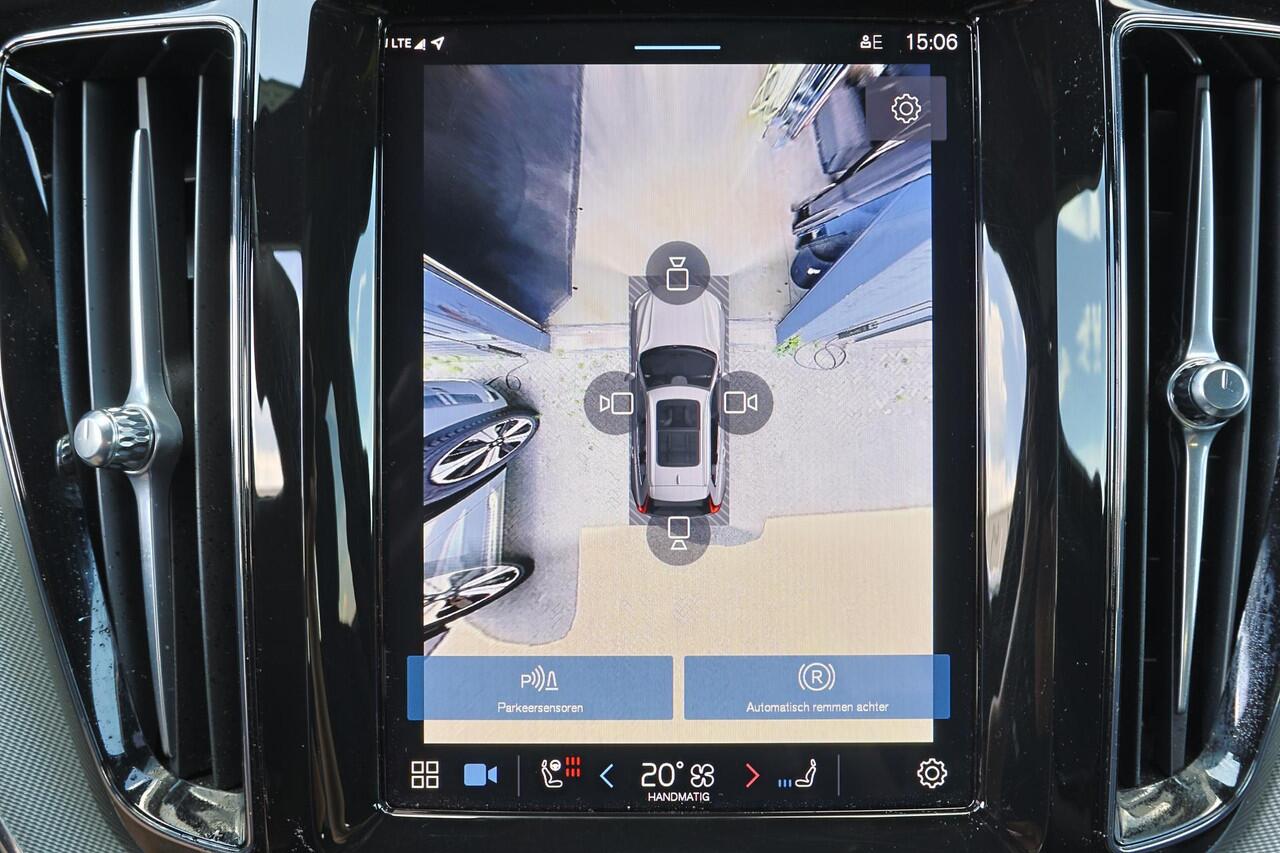 Volvo XC60 T6 Recharge AWD Ultra Black Edition - LONG RANGE - Panorama/schuifdak - IntelliSafe Assist & Surround - 360º Camera - Bowers & Wilkins audio - Adaptieve LED koplampen - Verwarmde voorstoelen & stuur - Parkeersensoren voor & achter - Elektr. bedienb. voors