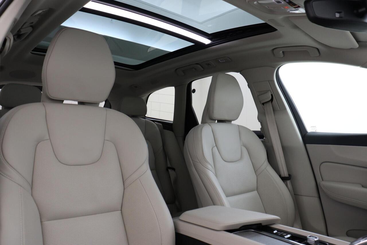 Volvo XC60 T6 PLUG-IN HYBRID AWD ULTRA DARK -PANO.DAK|BOWERS&WILKINS|GEVENT.LEDER+MASSAGE|360°CAM|TREKHAAK|22"