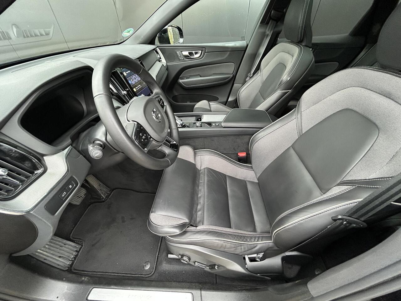 Volvo XC60 2.0 T8 Plug-in hybrid AWD Plus Black Edition Panorama dak / Adaptive cruise control / Elektr. stoelverstelling / 360 camera / stoel- en stuurverwarming