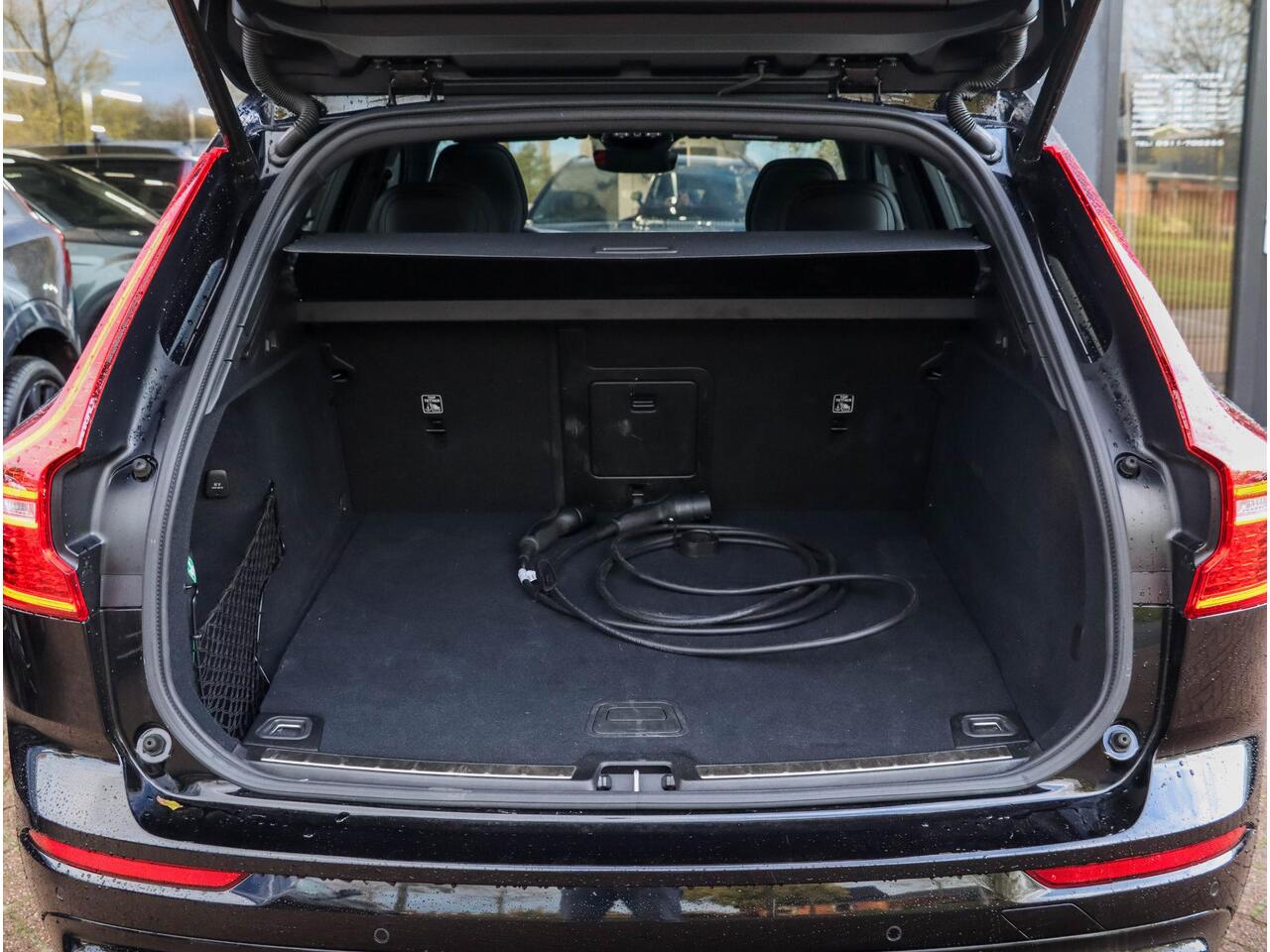 Volvo XC60 T6 AWD Ultra Black Edition Pano HeadUp 360cam 21''