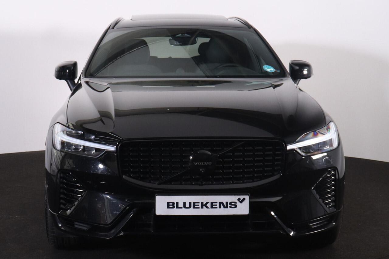 Volvo XC60 T6 Recharge AWD Plus Black Edition - Luchtvering - Panorama/schuifdak - IntelliSafe Assist & Surround - 360º Camera - Bowers & Wilkins audio - Adaptieve LED koplampen - Verwarmde voorstoelen, stuur & achterbank - Parkeersensoren voor & achter - Elektr. be