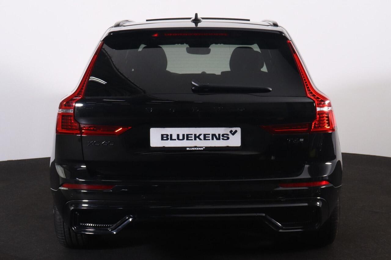 Volvo XC60 T6 Recharge AWD Plus Black Edition - Luchtvering - Panorama/schuifdak - IntelliSafe Assist & Surround - 360º Camera - Bowers & Wilkins audio - Adaptieve LED koplampen - Verwarmde voorstoelen, stuur & achterbank - Parkeersensoren voor & achter - Elektr. be