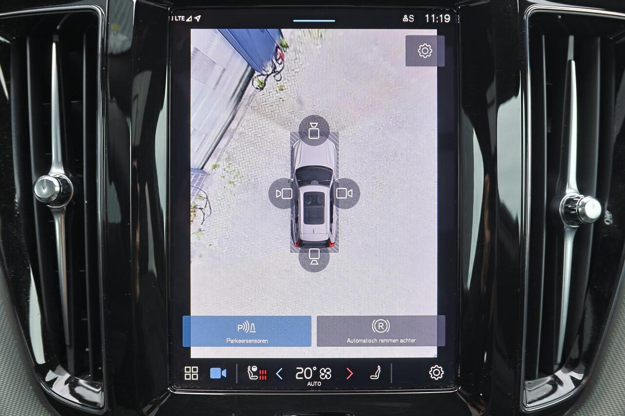 Volvo XC60 T6 Recharge AWD Plus Black Edition - Luchtvering - Panorama/schuifdak - IntelliSafe Assist & Surround - 360º Camera - Bowers & Wilkins audio - Adaptieve LED koplampen - Verwarmde voorstoelen, stuur & achterbank - Parkeersensoren voor & achter - Elektr. be