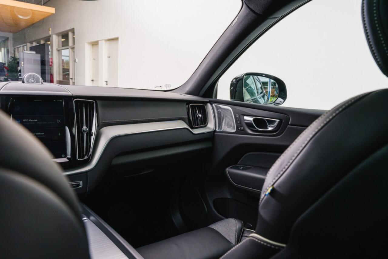 Volvo XC60 T8 AWD Plug-in hybrid Ultra Black Edition