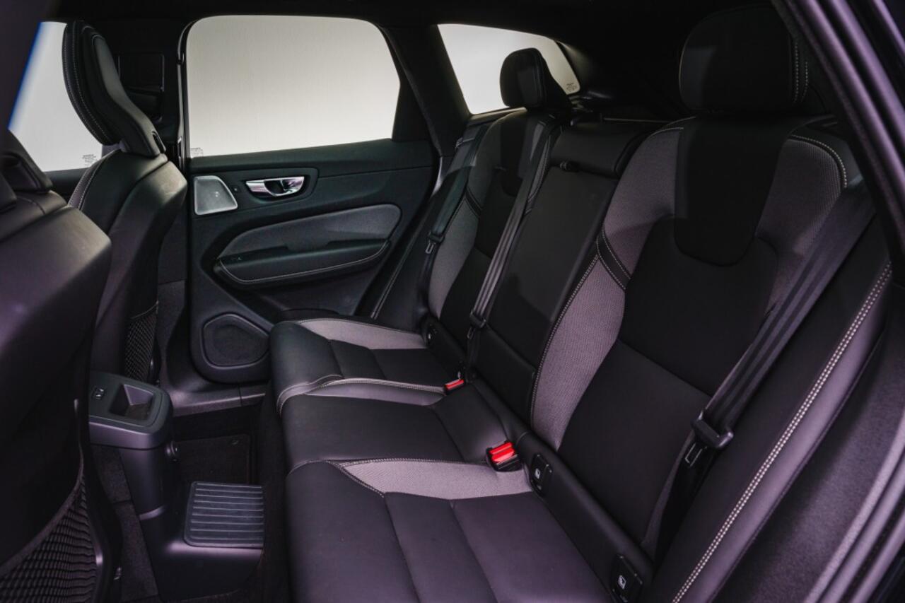 Volvo XC60 T8 AWD Plug-in hybrid Ultra Black Edition