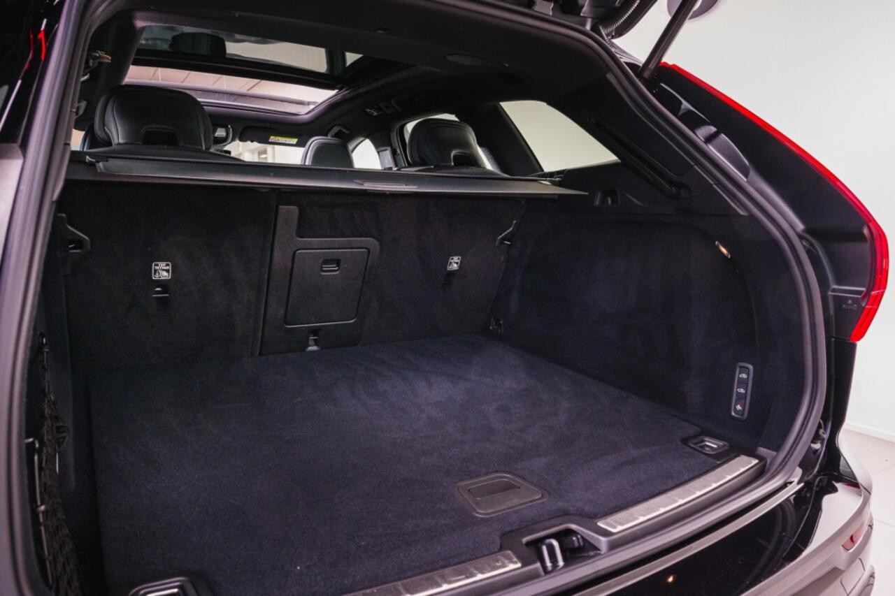 Volvo XC60 T8 AWD Plug-in hybrid Ultra Black Edition