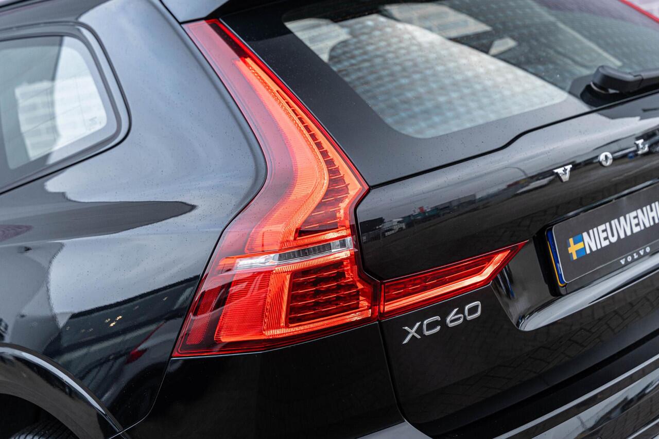 Volvo XC60 2.0 T6 Plug-in hybrid AWD Plus Dark | 360 camera | Trekhaak | Stoel-/Stuurverwarming | Dodehoekdetectie | Adaptive Cruise Control | Keyless Entry | Elektrische achterklep | Google | Long Range