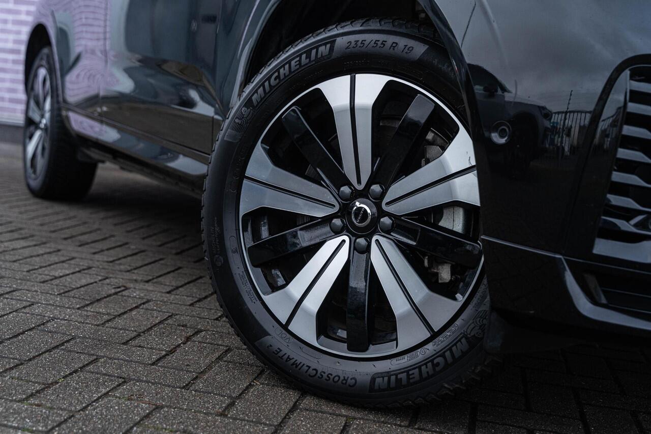 Volvo XC60 2.0 T6 Plug-in hybrid AWD Plus Dark | 360 camera | Trekhaak | Stoel-/Stuurverwarming | Dodehoekdetectie | Adaptive Cruise Control | Keyless Entry | Elektrische achterklep | Google | Long Range