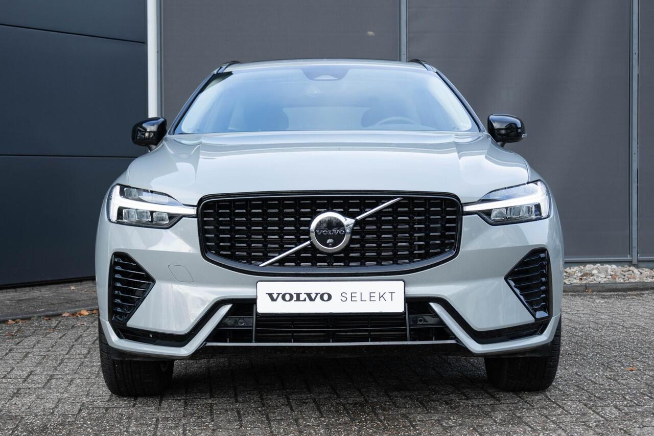 Volvo XC60 T6 Plug-in hybrid AWD Plus Dark | Verwarmde Voorstoelen, Stuurwiel en Achterbank | Semi- Elektrische Trekhaak | Panoramadak met Schuif-/Kantelfunctie | 360-Camera | AppleCarplay / AndroidAuto | Adaptieve Cruise Control | BLIS | |
