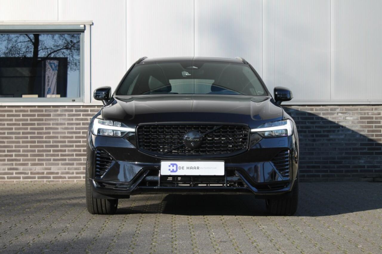Volvo XC60 2.0 T6 AWD Black Edition - Pano - Luchtvering - Harman/Kardon