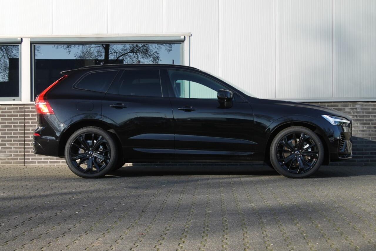 Volvo XC60 2.0 T6 AWD Black Edition - Pano - Luchtvering - Harman/Kardon