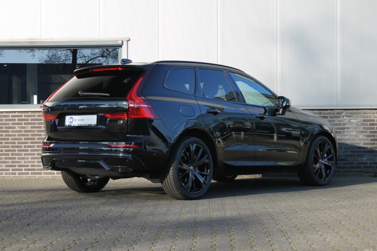 Volvo XC60 2.0 T6 AWD Black Edition - Pano - Luchtvering - Harman/Kardon