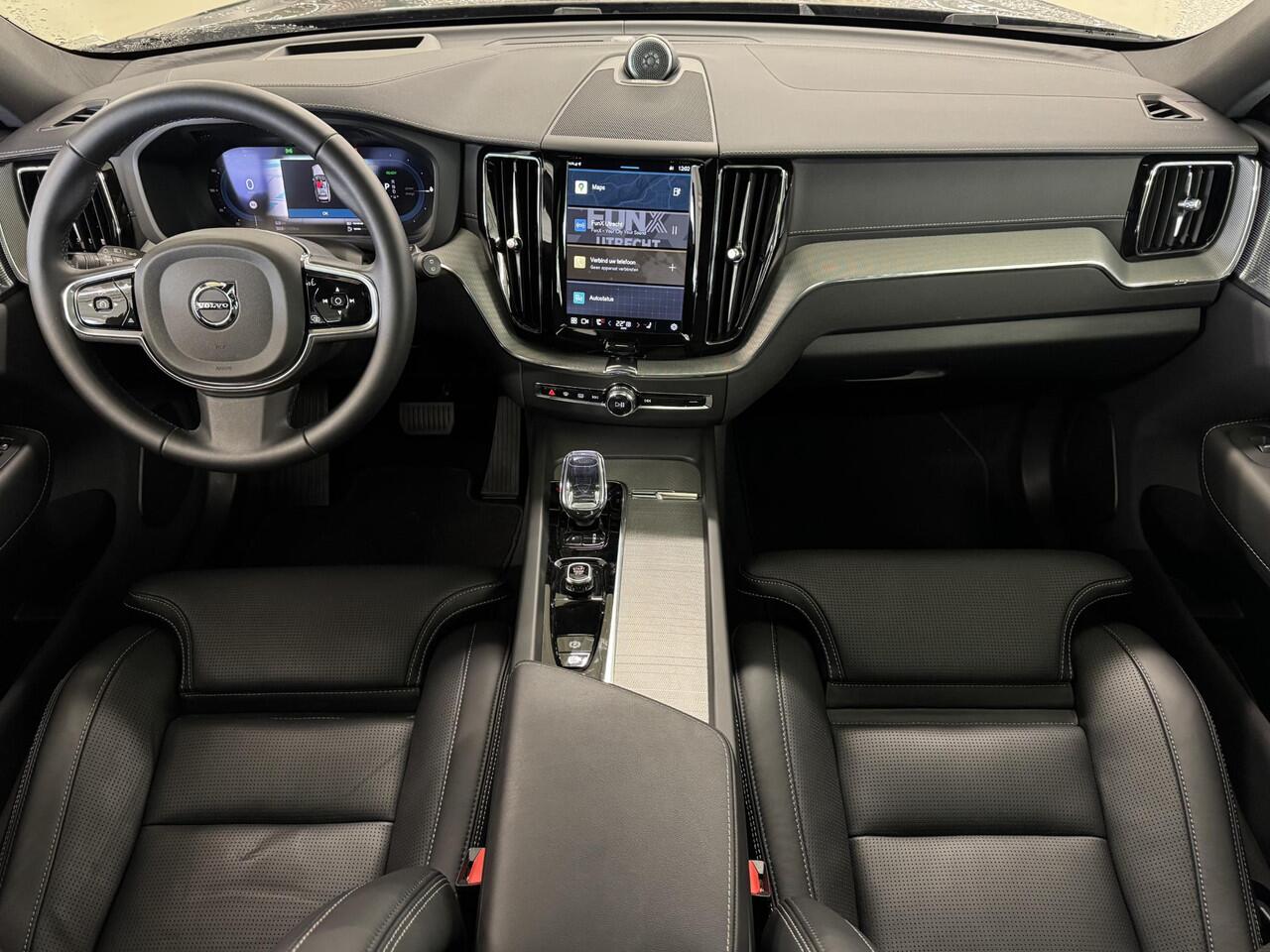 Volvo XC60 2.0 T6 Plug-in hybrid AWD Ultra Black Edition | ¤ 1.000 INRUILPREMIE | Stoelverw. + ventil. | 360 Camera | Memory+Massage | B&W | Pano | Navi ( Vestiging - Nieuwegein )