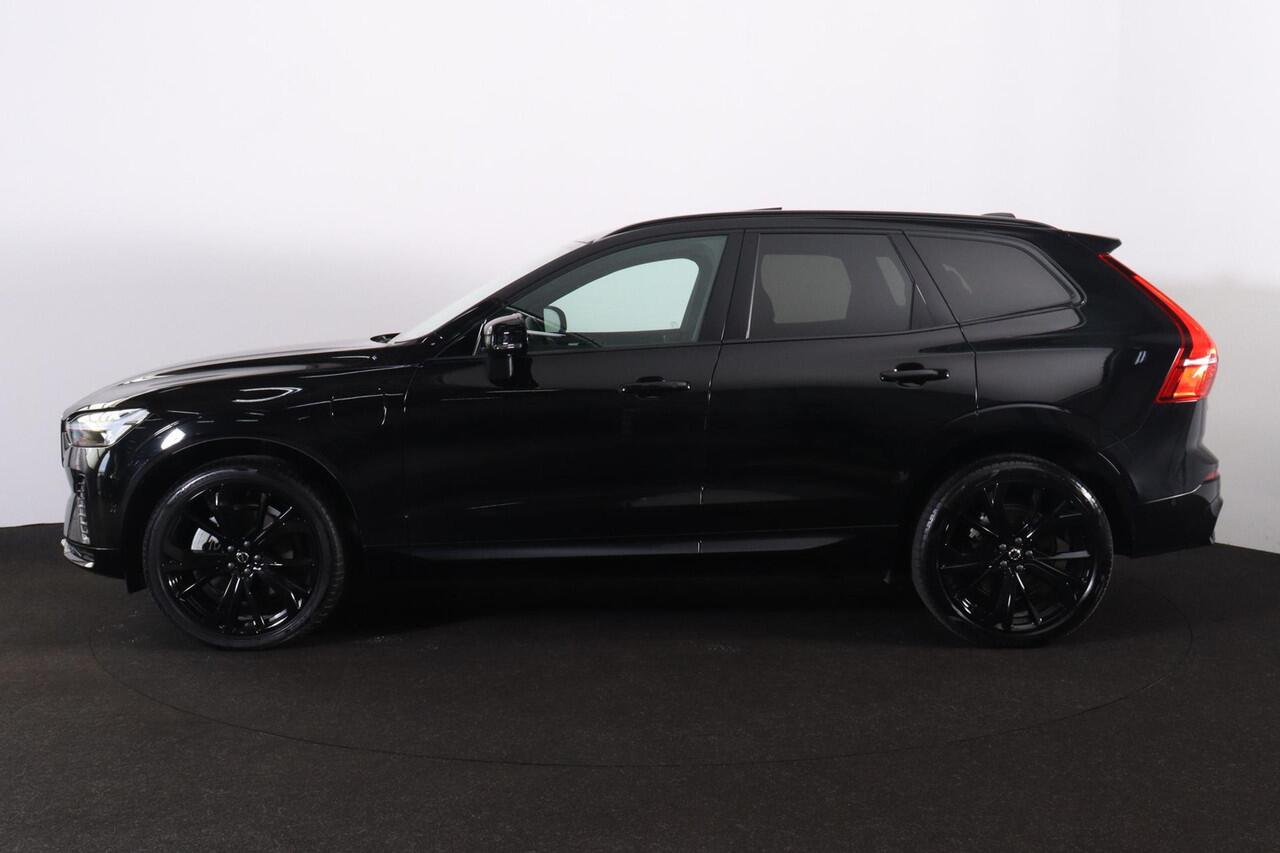 Volvo XC60 T6 Recharge AWD Ultra Black Edition - Panorama/schuifdak - IntelliSafe Assist & Surround - 360º Camera - Harman/Kardon audio - Adaptieve LED koplampen - Verwarmde voorstoelen & stuur - Parkeersensoren voor & achter - Elektr. bedienb. voorstoelen met geheu