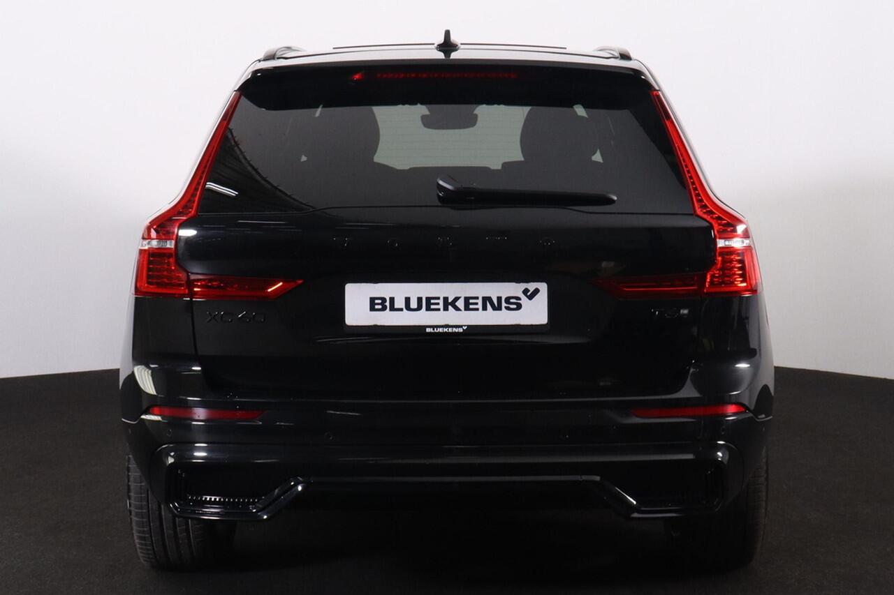 Volvo XC60 T6 Recharge AWD Ultra Black Edition - Panorama/schuifdak - IntelliSafe Assist & Surround - 360º Camera - Harman/Kardon audio - Adaptieve LED koplampen - Verwarmde voorstoelen & stuur - Parkeersensoren voor & achter - Elektr. bedienb. voorstoelen met geheu
