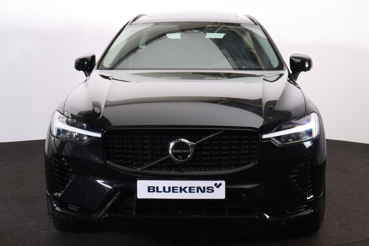 Volvo XC60 T6 Recharge AWD Plus Dark - Panorama/schuifdak - IntelliSafe Assist & Surround - 360º Camera - Verwarmde voorstoelen, stuur & achterbank - Parkeersensoren voor & achter - Elektr. bedienb. voorstoelen met geheugen - Draadloze tel. lader - Elektr. inklapbar