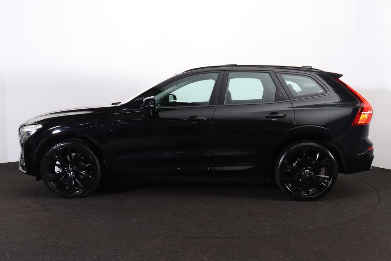 Volvo XC60 T6 Recharge AWD Plus Dark - Panorama/schuifdak - IntelliSafe Assist & Surround - 360º Camera - Verwarmde voorstoelen, stuur & achterbank - Parkeersensoren voor & achter - Elektr. bedienb. voorstoelen met geheugen - Draadloze tel. lader - Elektr. inklapbar