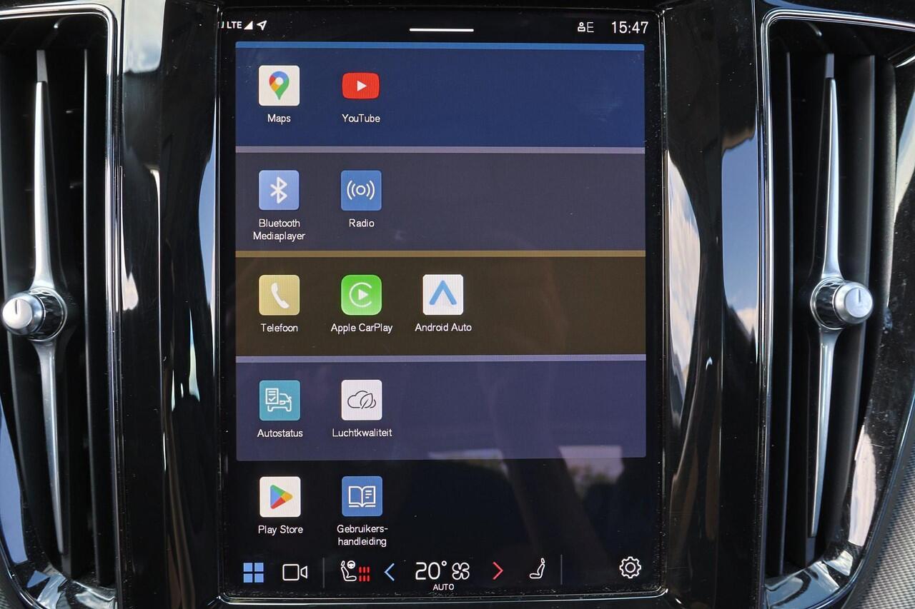 Volvo XC60 T6 Recharge AWD Plus Dark - Panorama/schuifdak - IntelliSafe Assist & Surround - 360º Camera - Verwarmde voorstoelen, stuur & achterbank - Parkeersensoren voor & achter - Elektr. bedienb. voorstoelen met geheugen - Draadloze tel. lader - Elektr. inklapbar