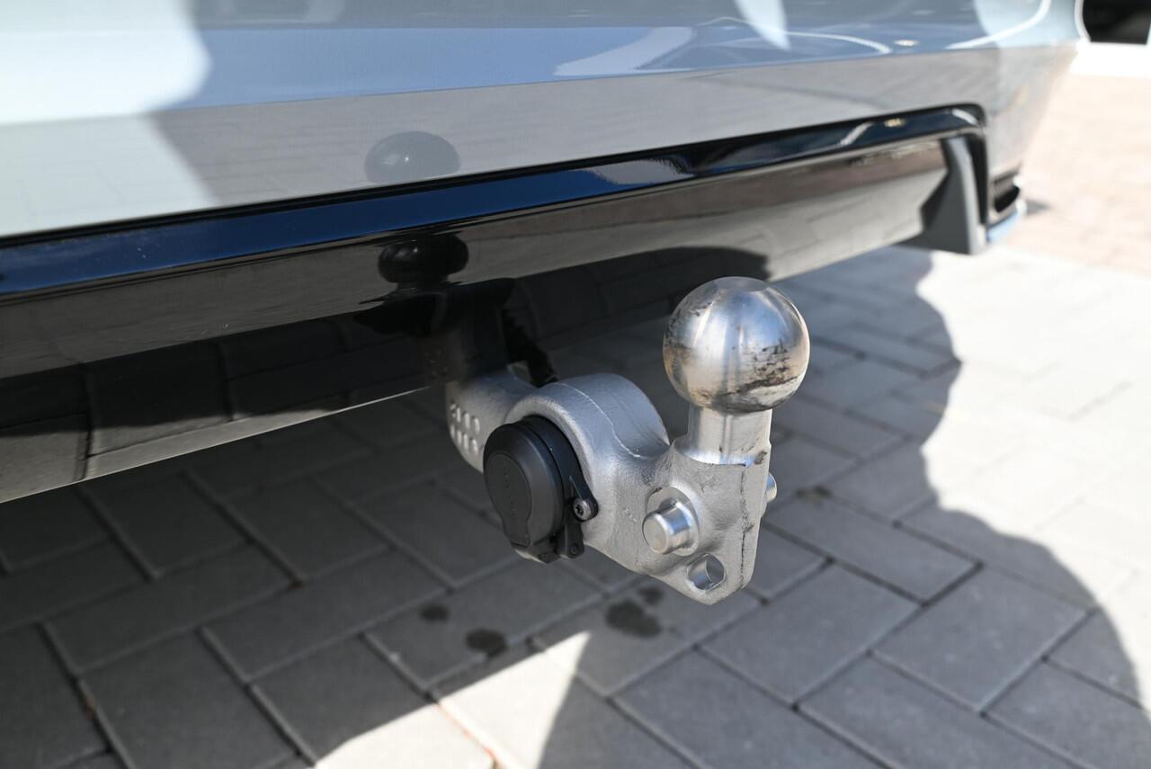 Volvo XC60 2.0 T6 Plug-in hybrid AWD Plus Dark 21 inch LMV