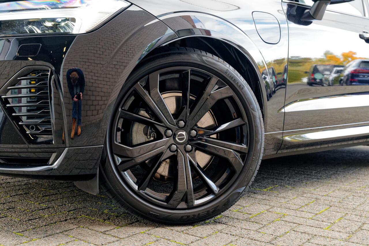 Volvo XC60 2.0 T8 Plug-in hybrid AWD Ultimate Black Edition Luchtvering, Trekhaak, 21", Panoramadak