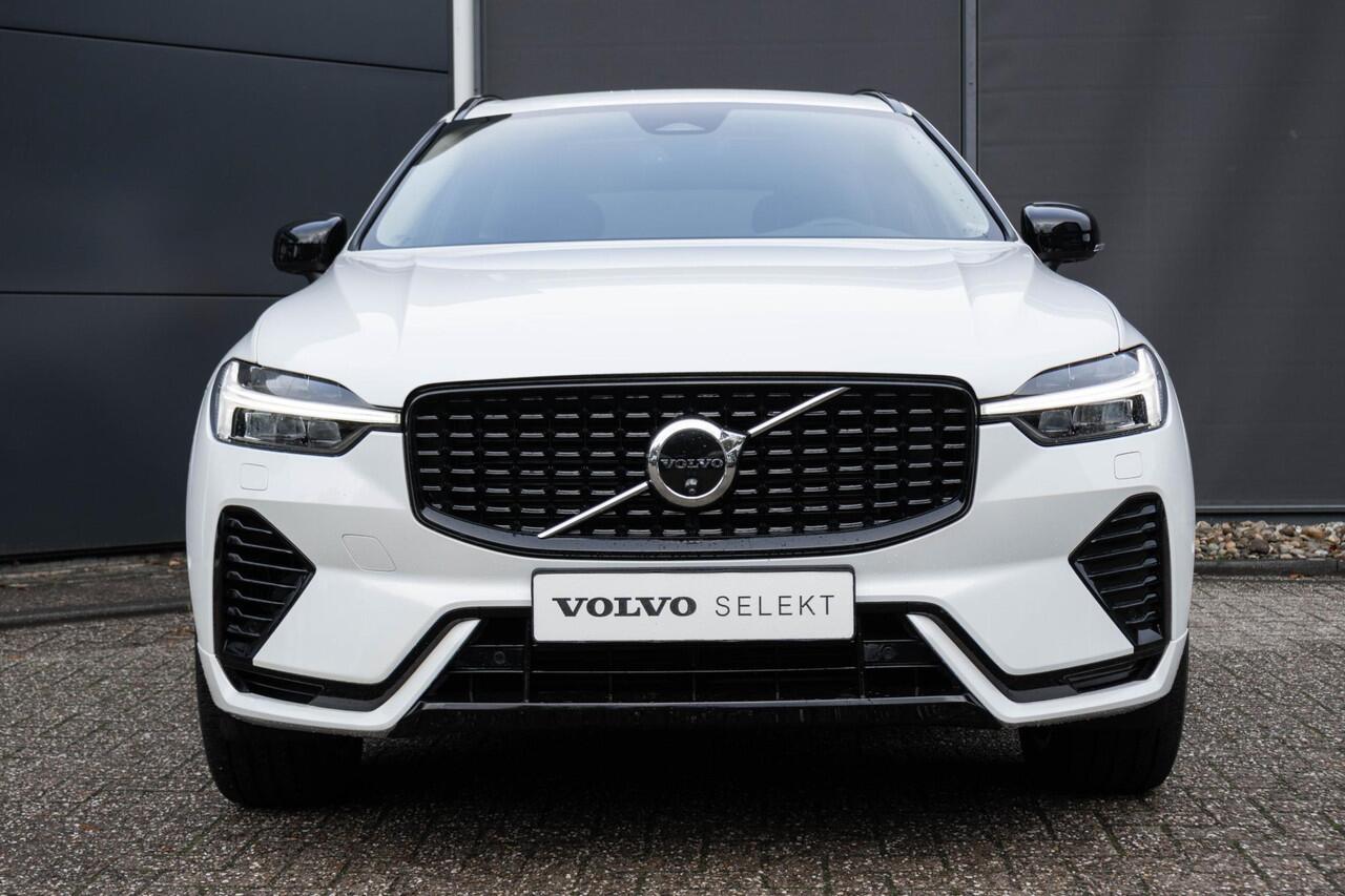 Volvo XC60 T6 AWD Automaat Ultimate Dark | Panoramadak met schuif-/kantelfunctie | Trekhaak semi-elektrisch | Premium audio by Harman Kardon | Verwarmbare Voor- En Achterstoelen | Verwarmbaar stuurwiel | 360 Graden Camera | Apple Carplay/Android Auto | Adaptieve C