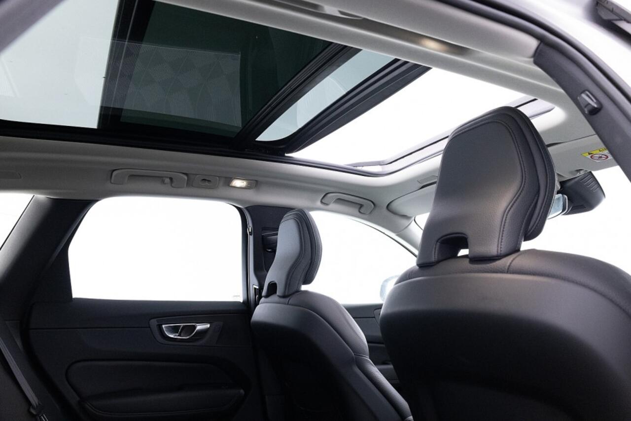 Volvo XC60 2.0 T8 Plug-in hybrid AWD Ultra Dark | SOH 99% | LUCHTVERING