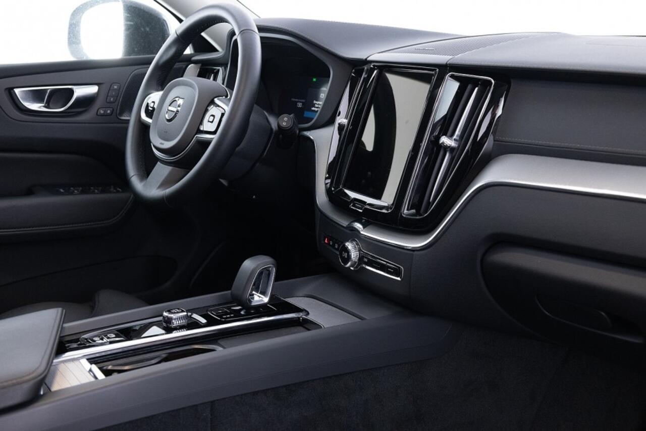 Volvo XC60 2.0 T8 Plug-in hybrid AWD Ultra Dark | SOH 99% | LUCHTVERING