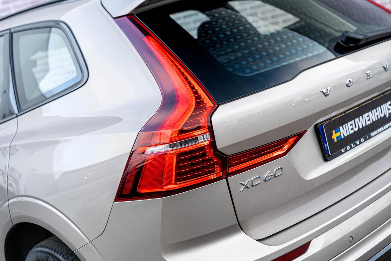 Volvo XC60 T6 Plug-in hybrid AWD Ultimate Dark | Bowers & Wilkins Audio | Luchtvering | Trekhaak | Stoel-/Stuurverwarming | Schuif-/kanteldak | Elektrische stoelverstelling | Keyless Entry | Dodehoekdetectie | Google | Long range | Carplay |