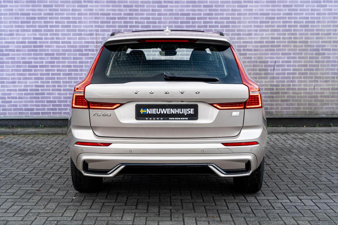 Volvo XC60 T6 Plug-in hybrid AWD Ultimate Dark | Bowers & Wilkins Audio | Luchtvering | Trekhaak | Stoel-/Stuurverwarming | Schuif-/kanteldak | Elektrische stoelverstelling | Keyless Entry | Dodehoekdetectie | Google | Long range | Carplay |
