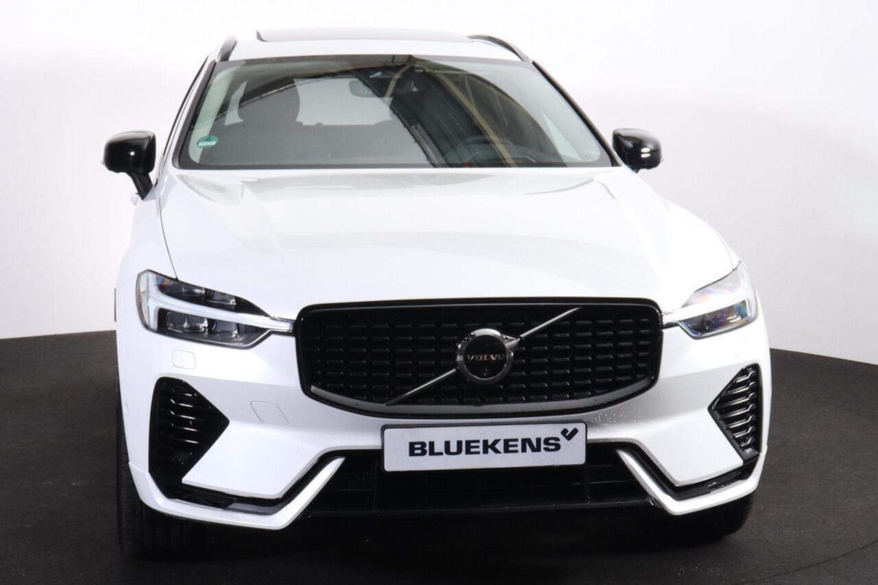 Volvo XC60 T8 Recharge AWD Ultimate Dark - Panorama/schuifdak - IntelliSafe Assist & Surround - 360º Camera - Verwarmde voorstoelen, stuur & achterbank - Parkeersensoren voor & achter - Elektr. bedienb. voorstoelen met geheugen - Draadloze tel. lader - Head up displ