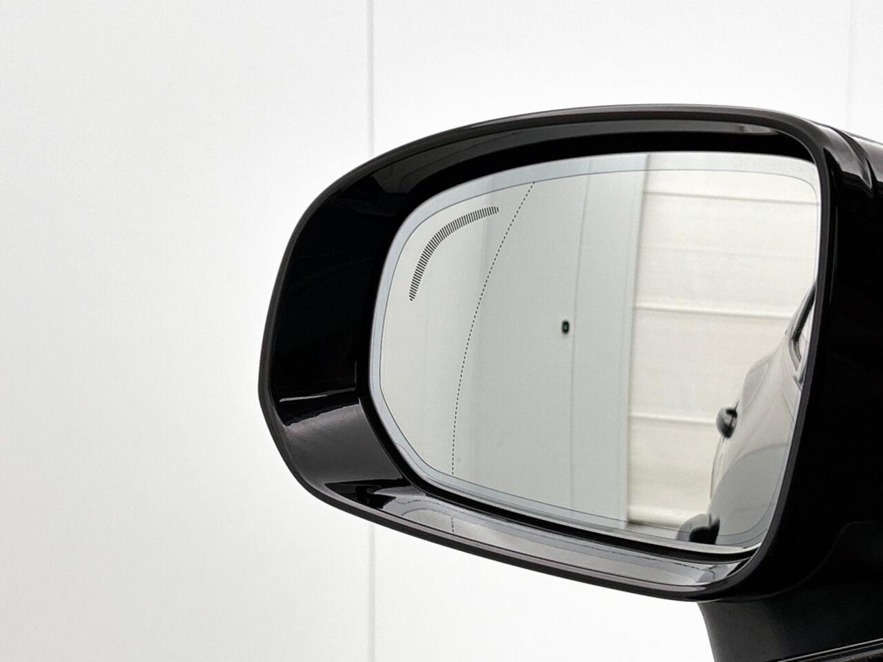 Volvo XC60 2.0 T6 AWD Plus Dark | Panorama dak | 360 Camera | Leder | Rijkl