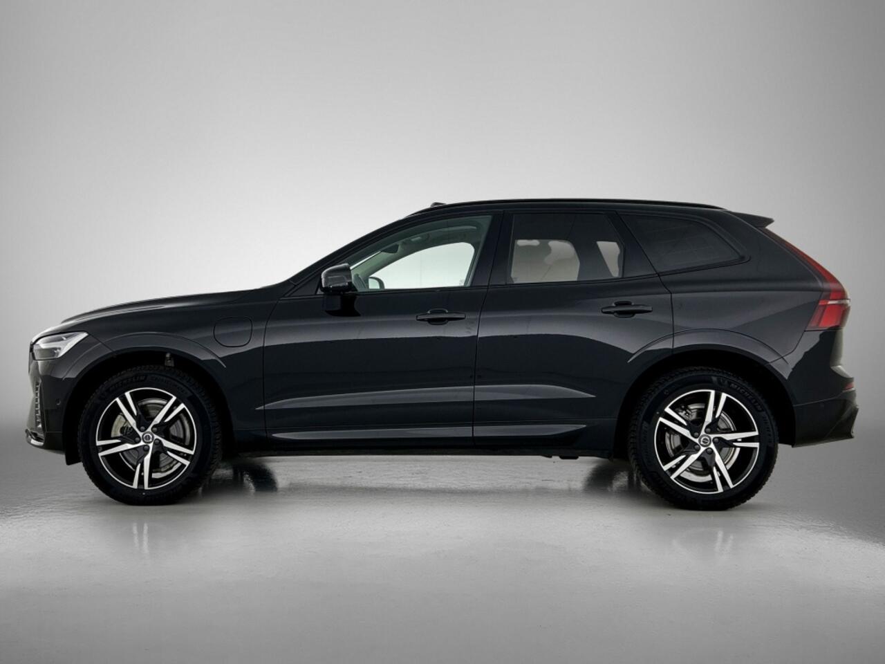 Volvo XC60 2.0 T6 AWD Plus Dark | Panorama dak | 360 Camera | Leder | Rijkl