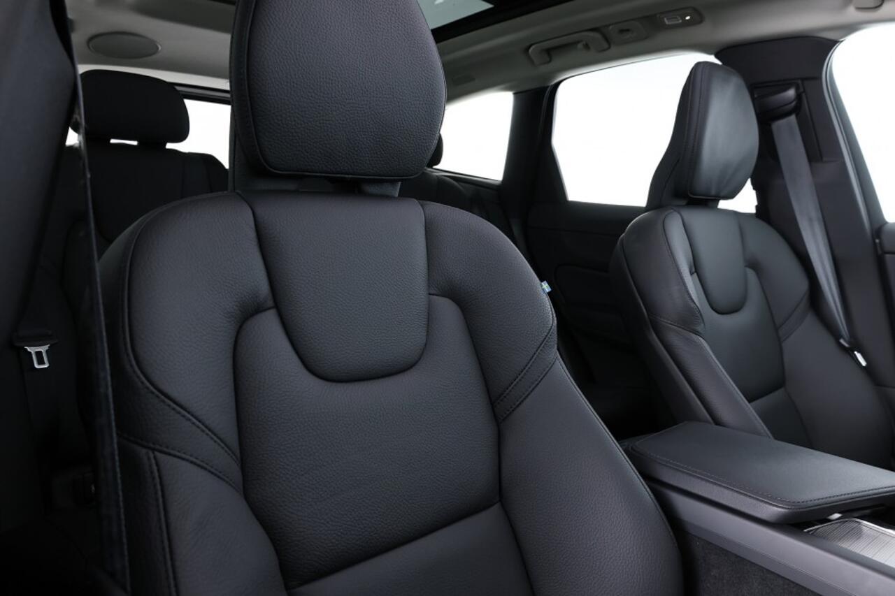 Volvo XC60 2.0 T8 Plug-in hybrid AWD Ultimate Dark | PANORAMADAK ? 1e Eigenaar