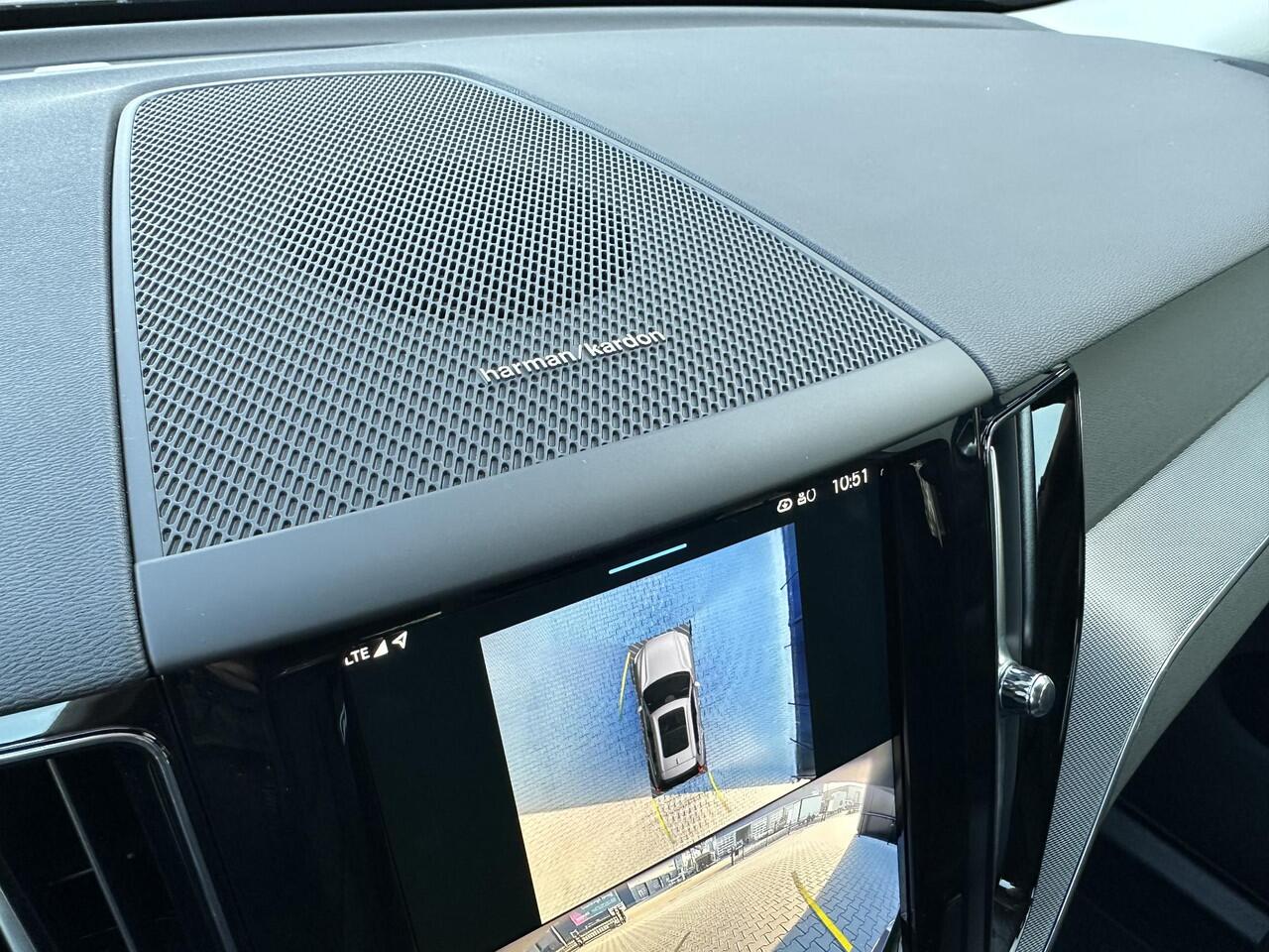 Volvo XC60 2.0 T8 Plug-in hybrid AWD Plus Dark H&K|Leder|pano|360