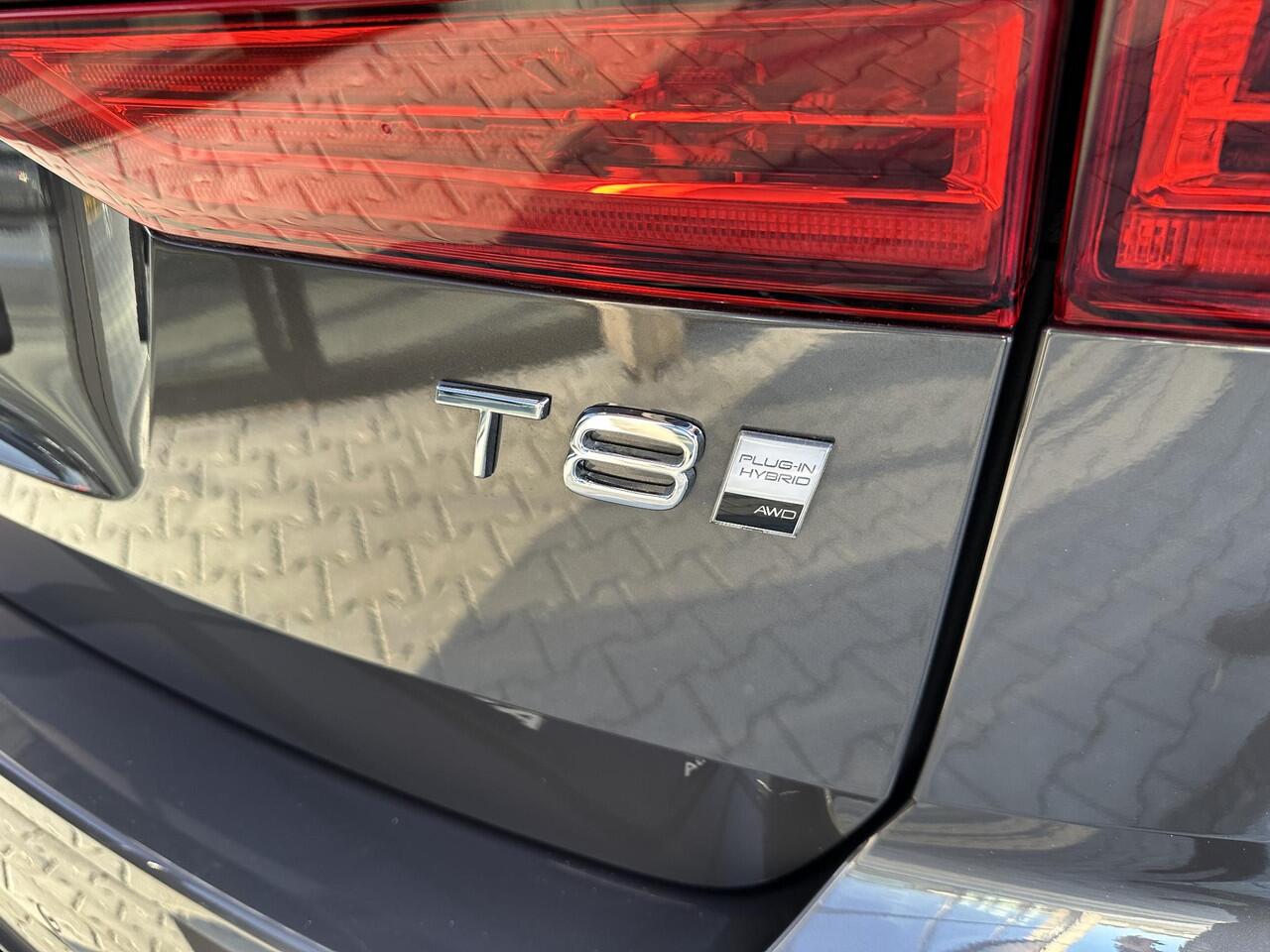 Volvo XC60 2.0 T8 Plug-in hybrid AWD Plus Dark H&K|Leder|pano|360