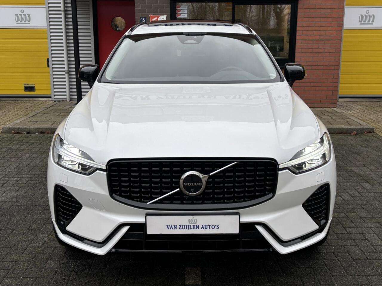 Volvo XC60 2.0 T6 AWD Dark LUCHTVERING Trekhaak Panorama 21" 360