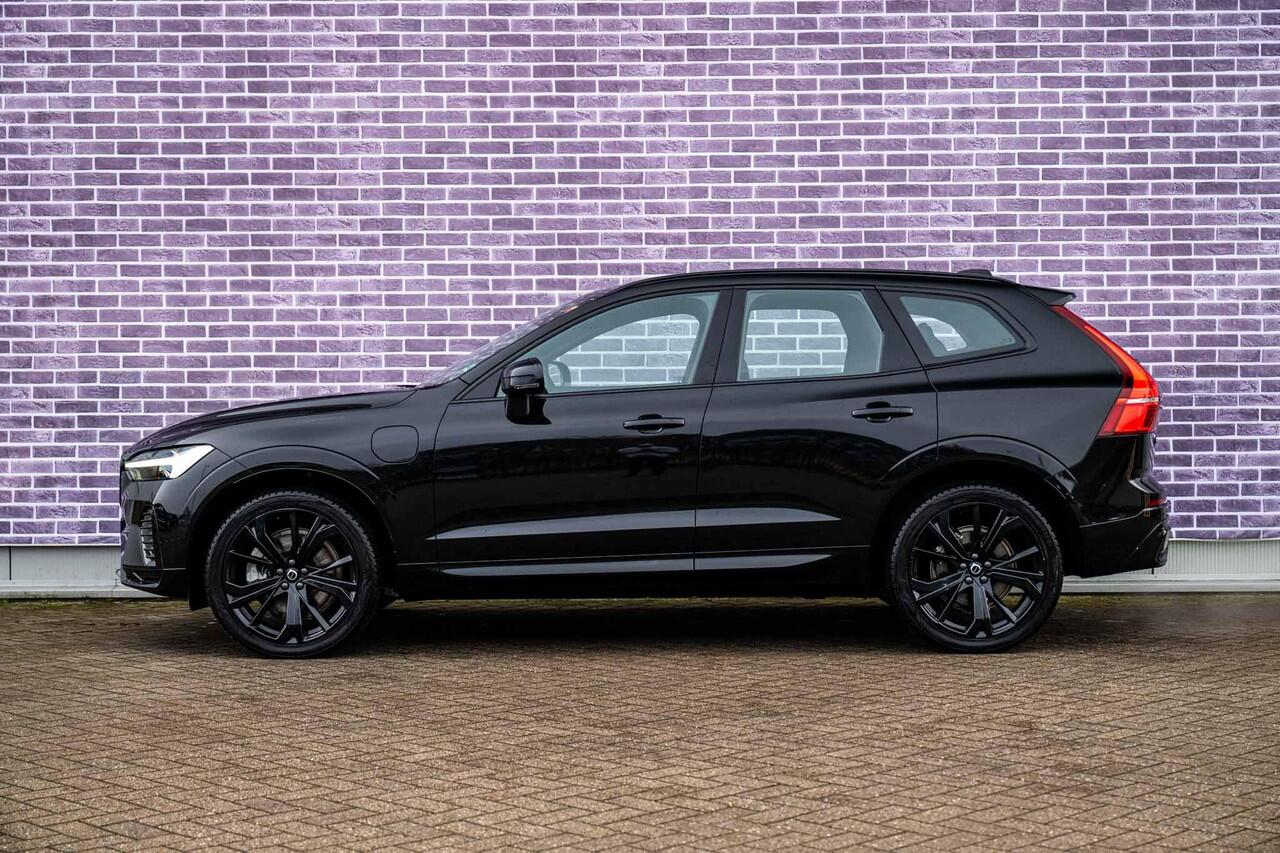 Volvo XC60 2.0 T6 Plug-in hybrid AWD Plus Black Edition | Adaptieve Cruise Control | Panoramadak | Stoel en Stuurverwarming | Dodehoek Detectie | 21" |