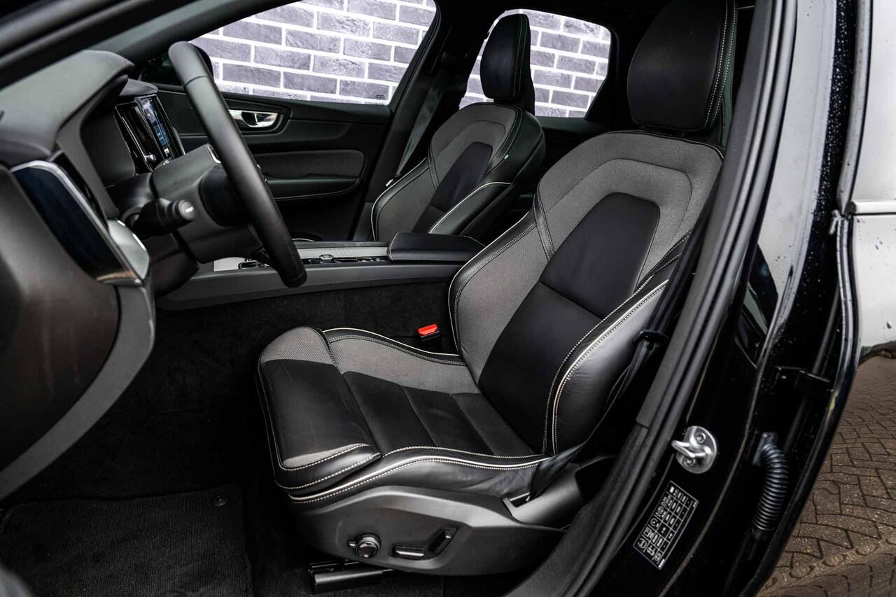 Volvo XC60 2.0 T6 Plug-in hybrid AWD Plus Black Edition | Adaptieve Cruise Control | Panoramadak | Stoel en Stuurverwarming | Dodehoek Detectie | 21" |