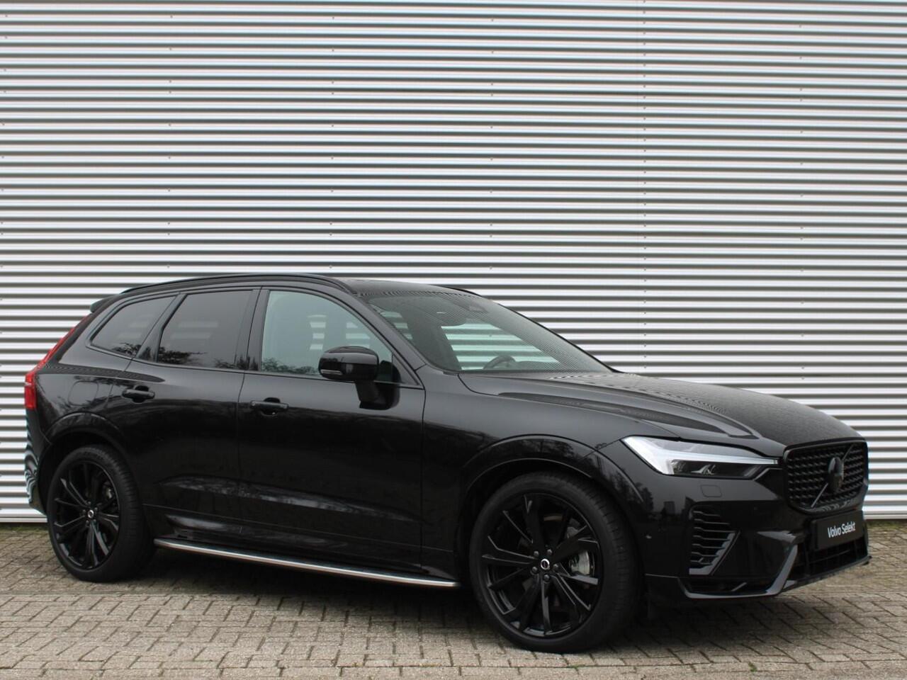Volvo XC60 2.0 T8 AWD Ultra Black Edition Automaat / Panoramadak / Bowers&Wilkens audio / Luchtvering / Trekhaak / 360* camera / Treeplanken