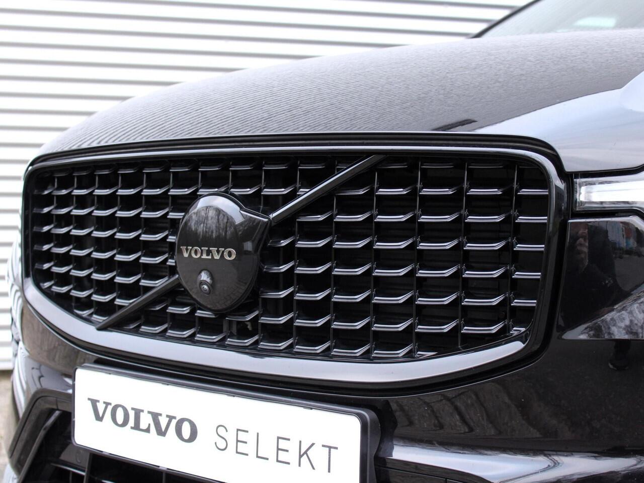 Volvo XC60 2.0 T8 AWD Ultra Black Edition Automaat / Panoramadak / Bowers&Wilkens audio / Luchtvering / Trekhaak / 360* camera / Treeplanken