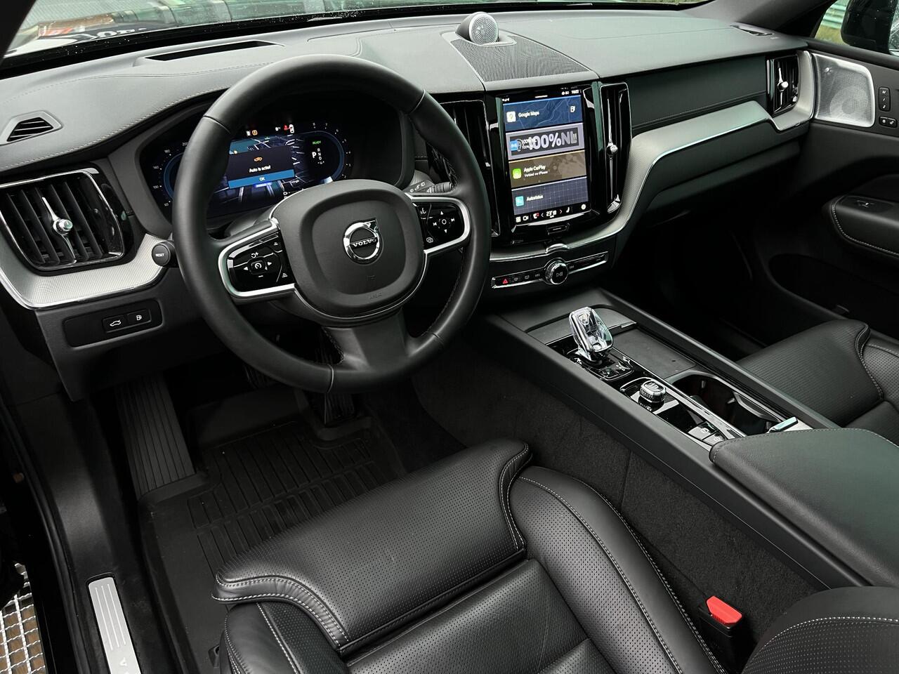 Volvo XC60 2.0 T8 Plug-in hybrid AWD Ultra Black Edition PHEV, Automaat, Luchtvering, Bowers & Wilkins audio, Gelaagde zijruiten, 360 graden parkeercamera, Stoelmassage, Stoelventilatie, Trekhaak semi elektrisch, Extra getinte ramen vanaf B-stijl