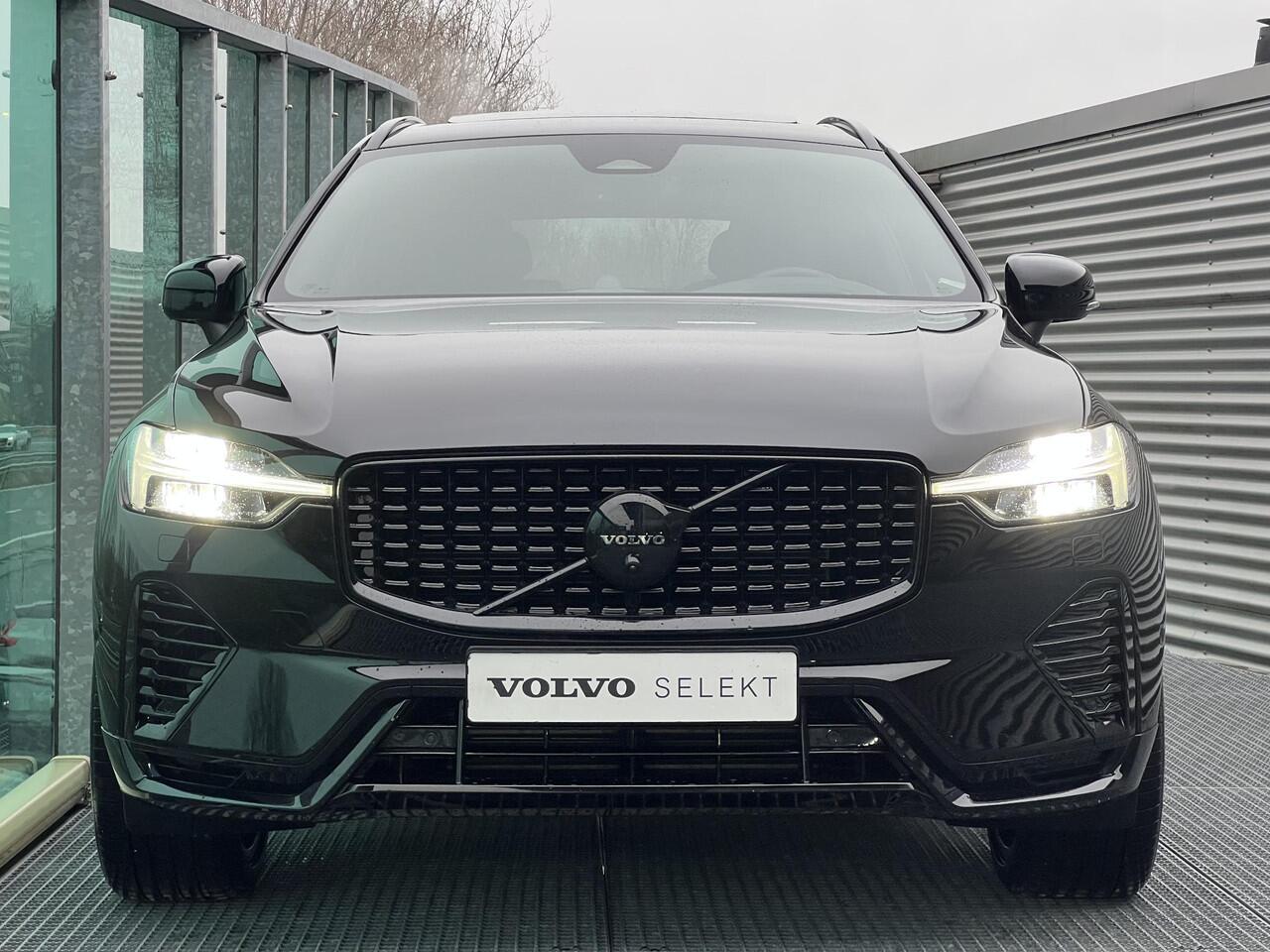 Volvo XC60 2.0 T8 Plug-in hybrid AWD Ultra Black Edition PHEV, Automaat, Luchtvering, Bowers & Wilkins audio, Gelaagde zijruiten, 360 graden parkeercamera, Stoelmassage, Stoelventilatie, Trekhaak semi elektrisch, Extra getinte ramen vanaf B-stijl