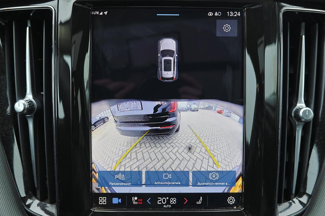 Volvo XC60 T6 Recharge Essential Edition Bright Panorama/schuifdak - IntelliSafe Assist & Surround - Parkeercamera achter - Verwarmde voorstoelen, stuur & achterbank - Parkeersensoren voor & achter - Draadloze tel. lader - Standkachel - Extra getint glas - Elektr. i