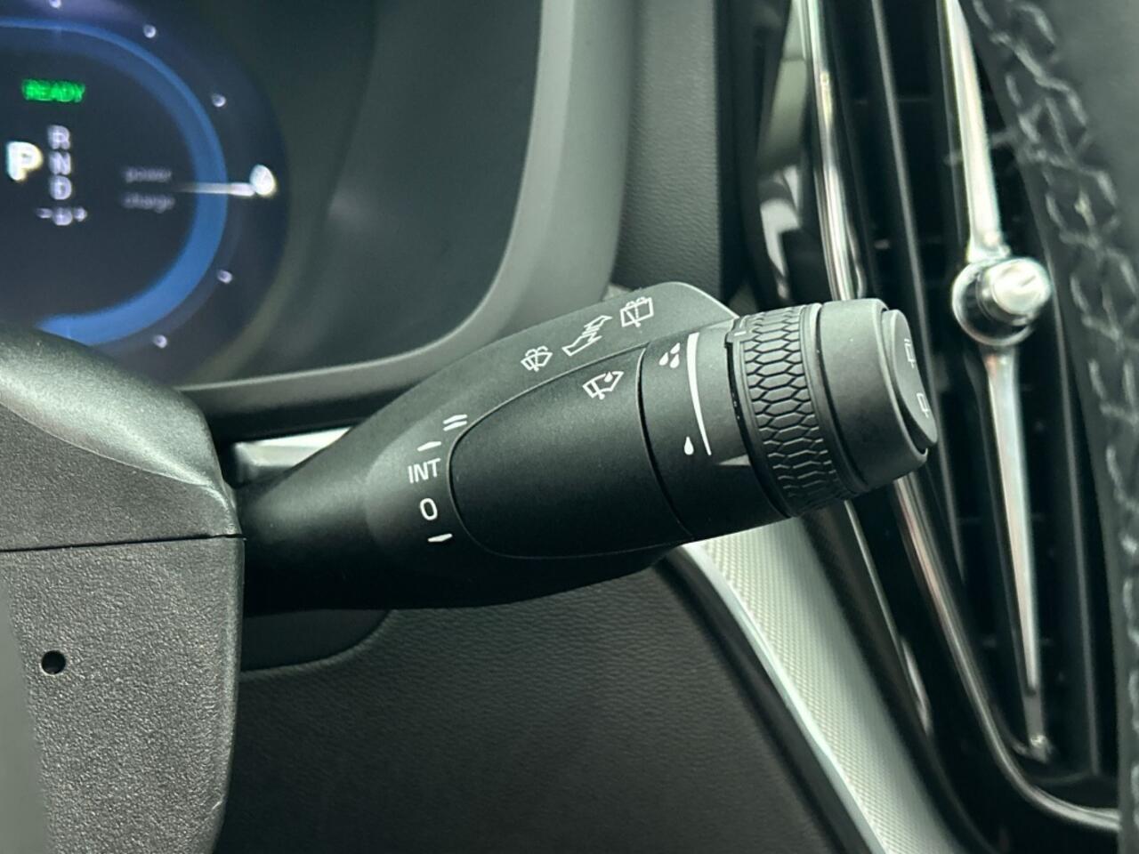 Volvo XC60 T6 Plus Dark Recharge Plug-In Hybrid AWD