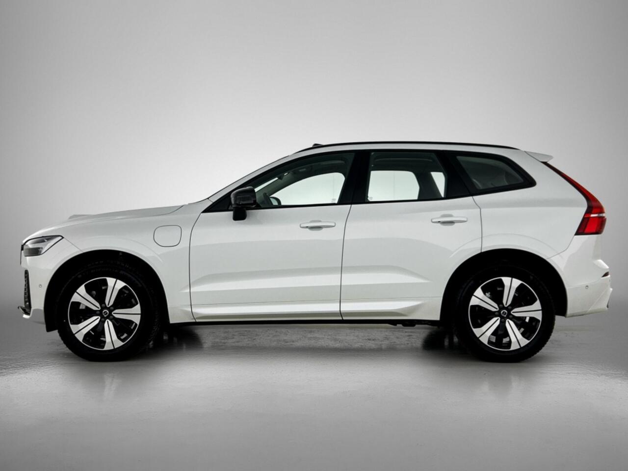 Volvo XC60 T6 Plus Dark Recharge Plug-In Hybrid AWD