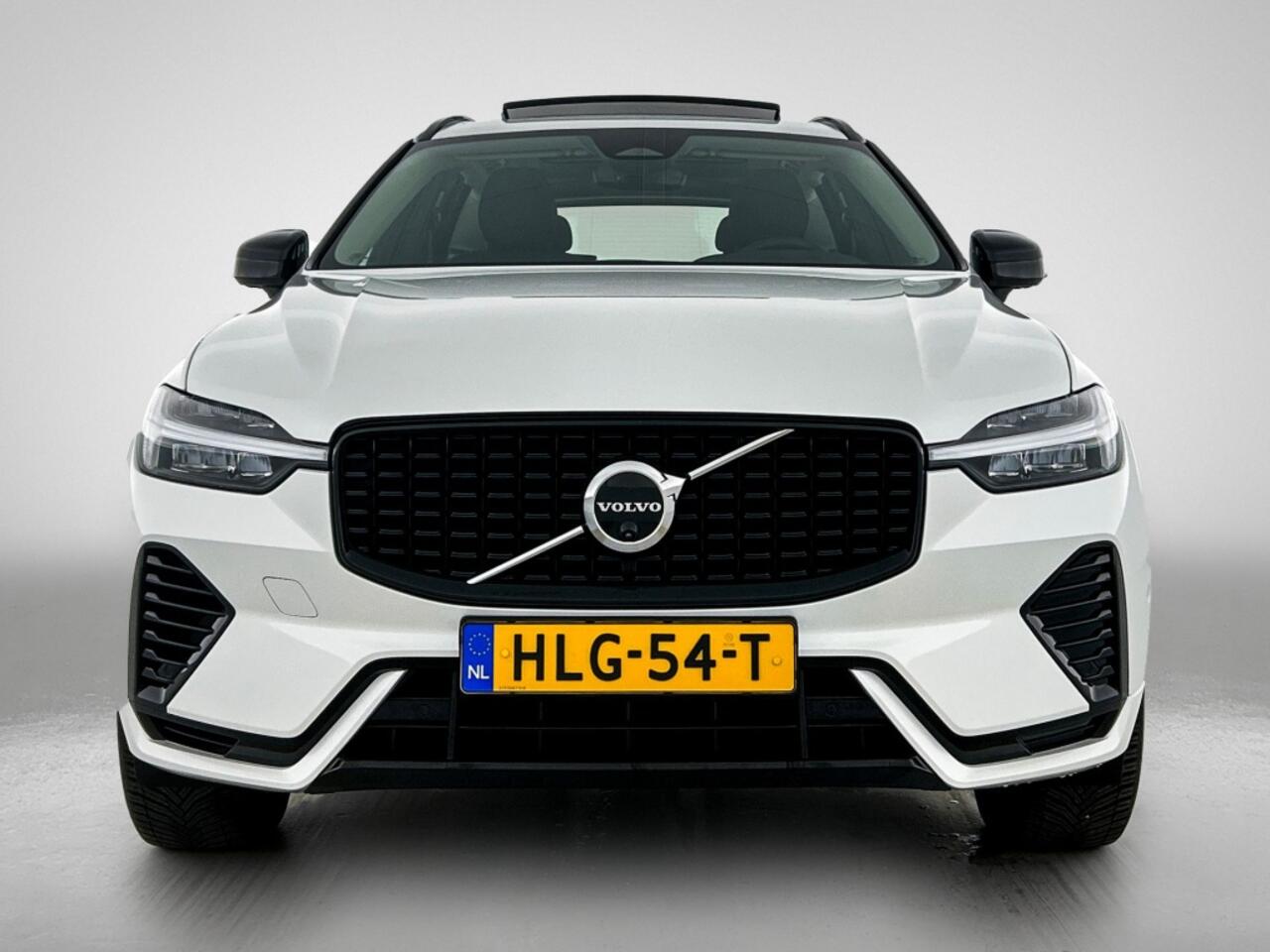 Volvo XC60 T6 Plus Dark Recharge Plug-In Hybrid AWD