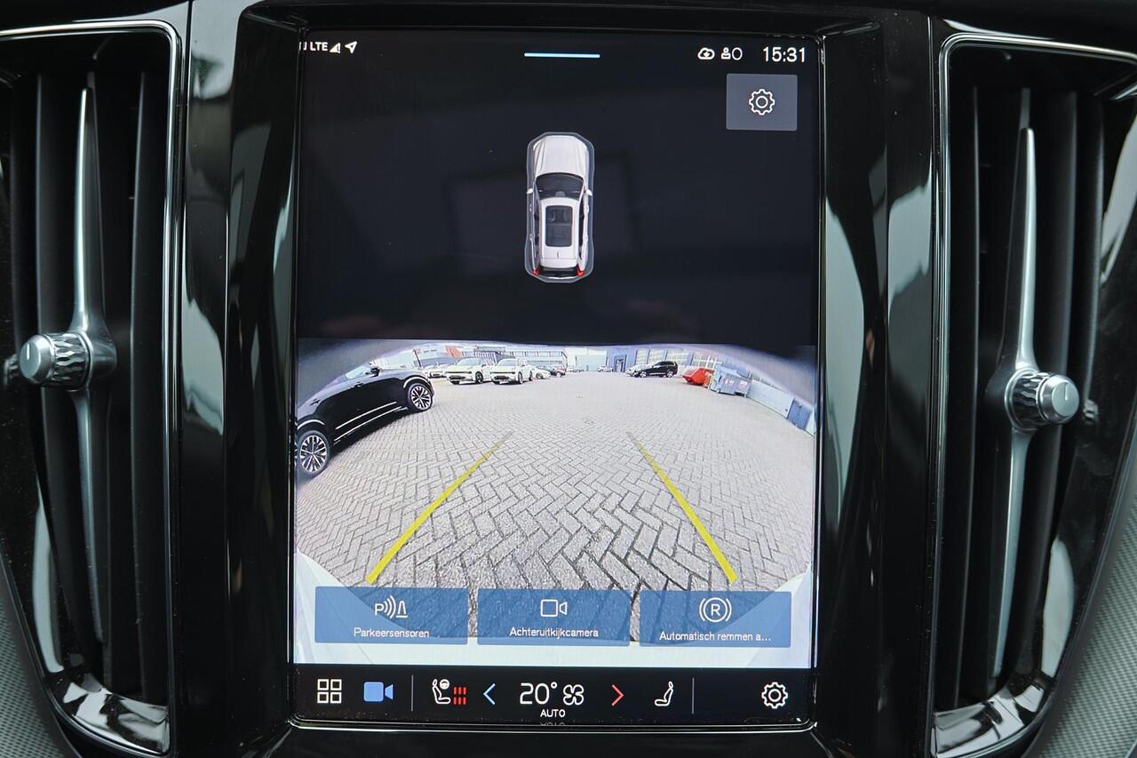 Volvo XC60 T6 Recharge AWD Plus Bright - Panorama/schuifdak - IntelliSafe Assist & Surround - Harman/Kardon audio - Adaptieve LED koplampen - Parkeercamera achter - Verwarmde voorstoelen, stuur & achterbank - Parkeersensoren voor & achter - Elektr. bedienb. voorstoe