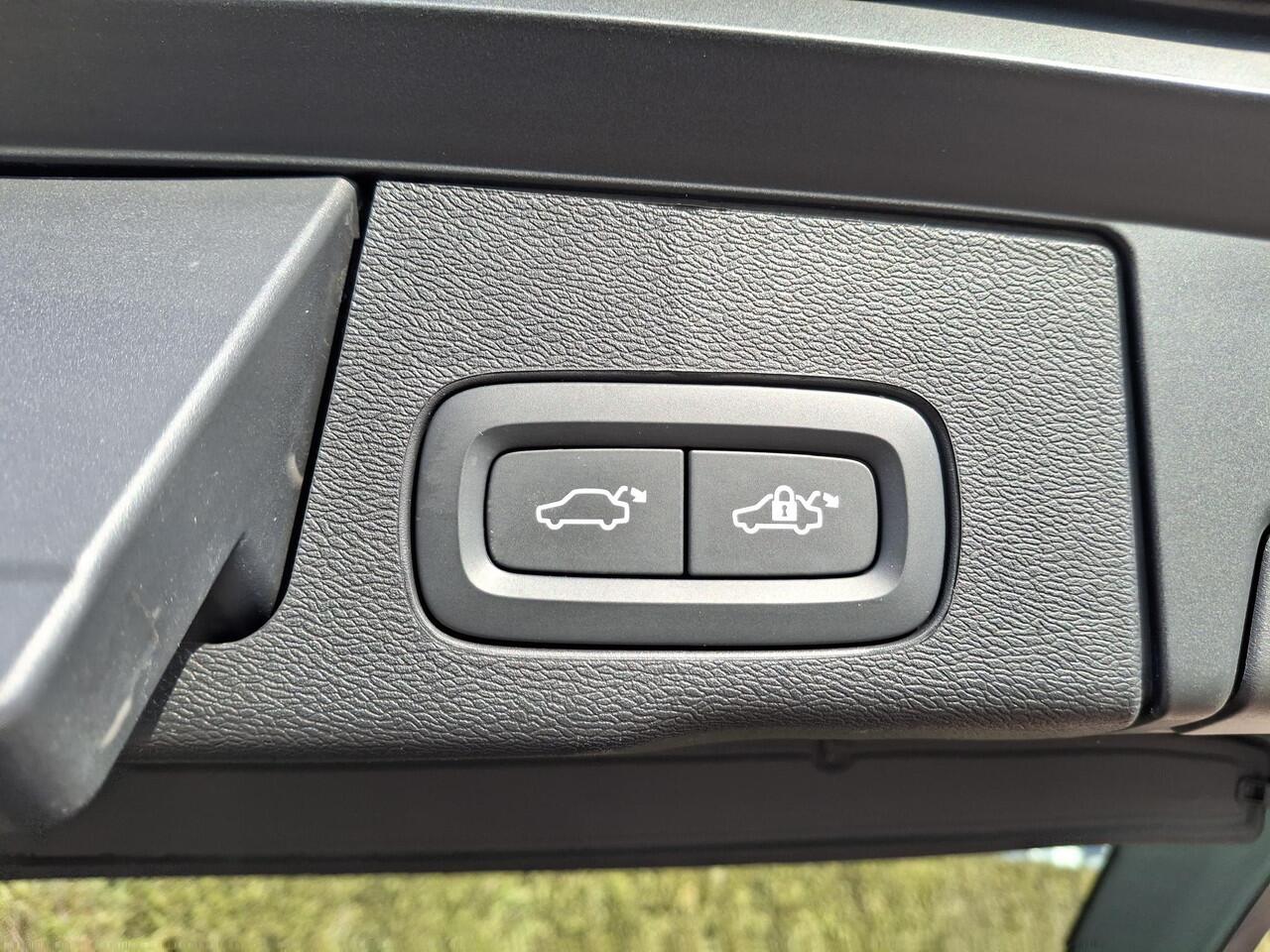 Volvo XC60 T6 Plug-in hybrid AWD Plus Dark