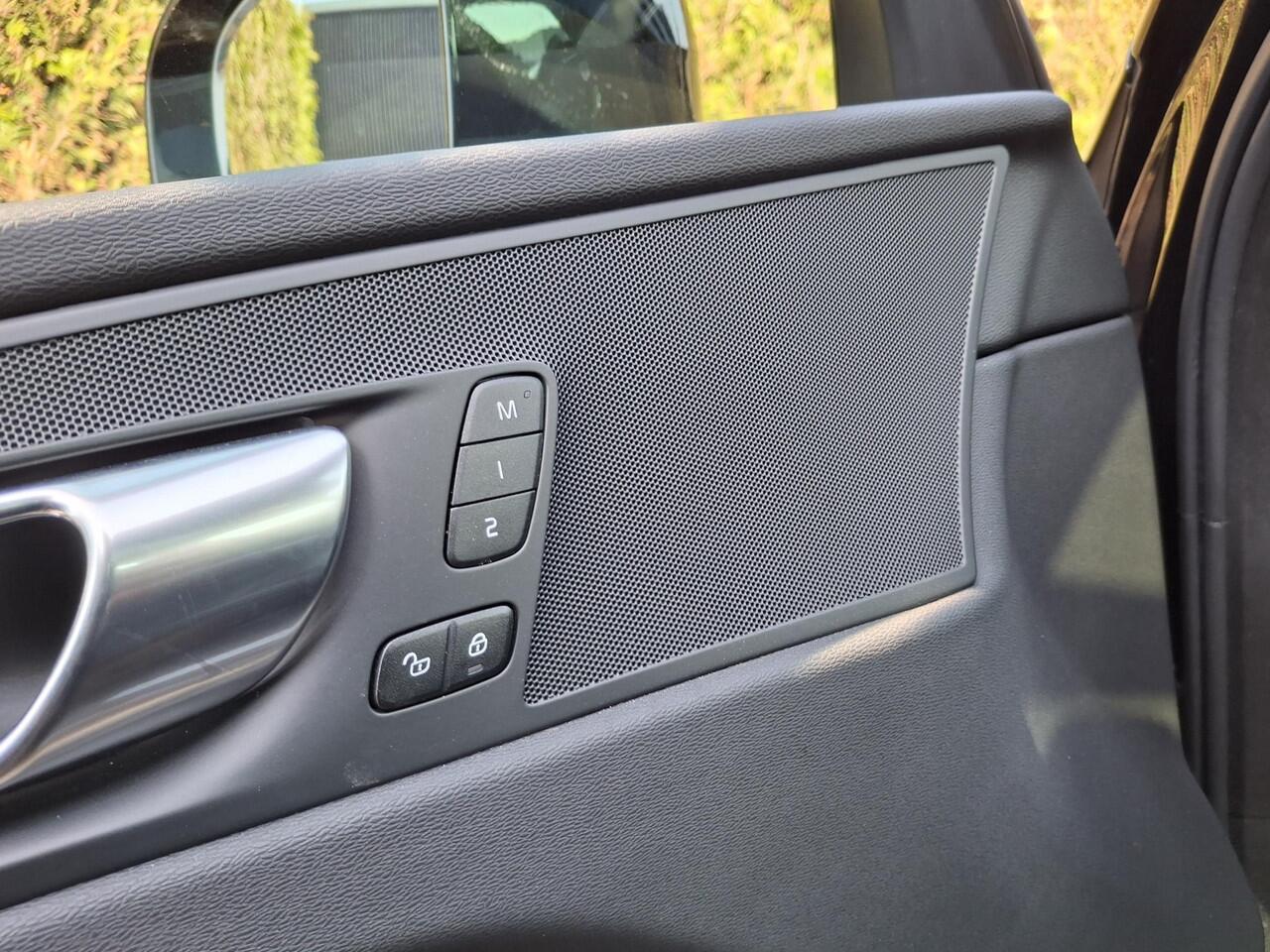 Volvo XC60 T6 Plug-in hybrid AWD Plus Dark